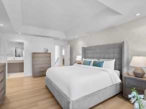 1077 Golden Cane Dr, Weston FL 33327