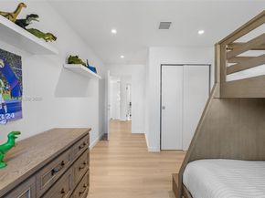 1077 Golden Cane Dr, Weston FL 33327