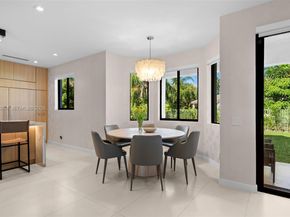 1077 Golden Cane Dr, Weston FL 33327