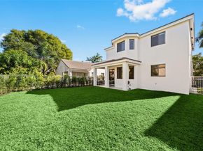 1077 Golden Cane Dr, Weston FL 33327