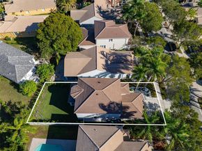 1077 Golden Cane Dr, Weston FL 33327