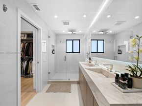 1077 Golden Cane Dr, Weston FL 33327