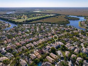 1077 Golden Cane Dr, Weston FL 33327