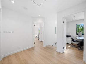 1077 Golden Cane Dr, Weston FL 33327