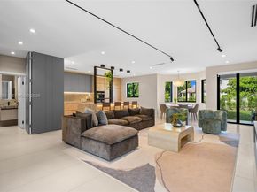 1077 Golden Cane Dr, Weston FL 33327