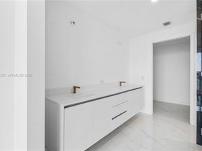 700 NE 24TH St 4102, Miami FL 33137