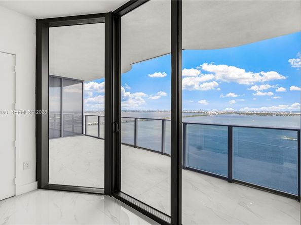 700 NE 24TH St 4102, Miami FL 33137