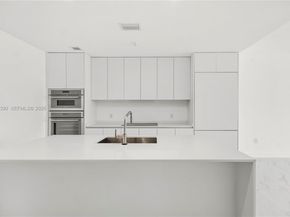 700 NE 24TH St 4102, Miami FL 33137