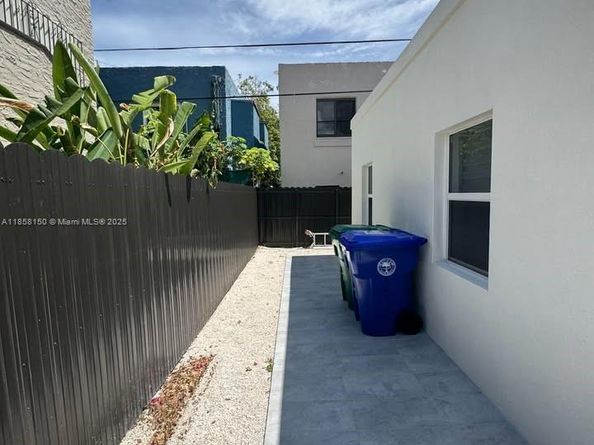 1670 SW 11th Ter, Miami FL 33135
