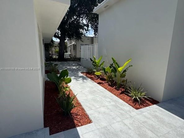 1670 SW 11th Ter, Miami FL 33135