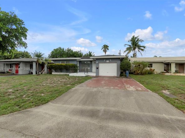 80 NE 48th St, Oakland Park FL 33334
