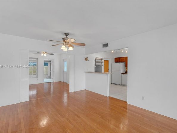 80 NE 48th St, Oakland Park FL 33334