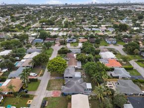 80 NE 48th St, Oakland Park FL 33334