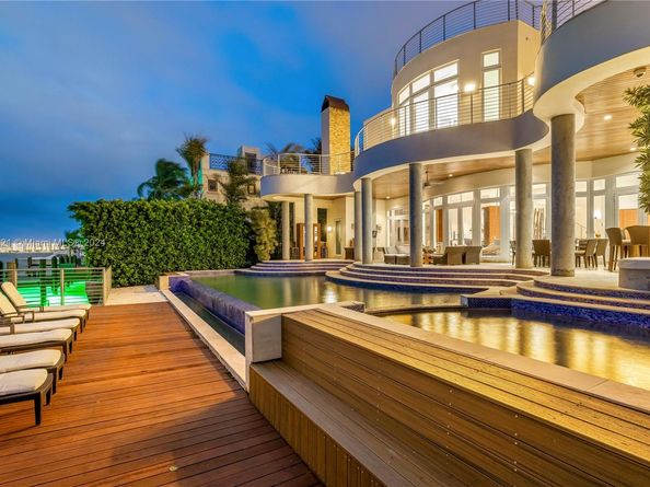 271 N Hibiscus Dr, Miami Beach FL 33139