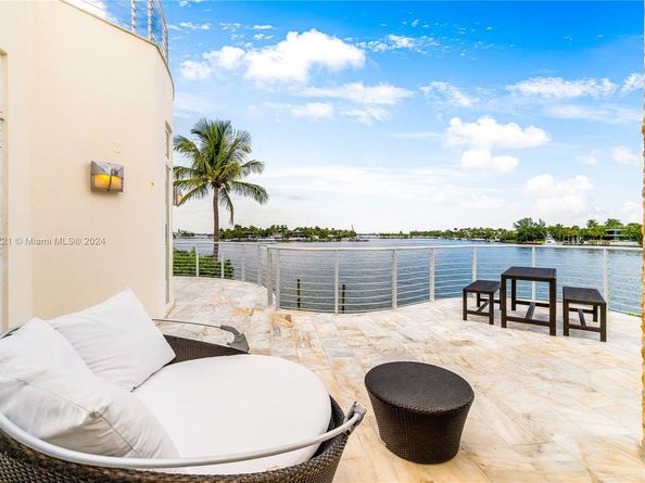 271 N Hibiscus Dr, Miami Beach FL 33139