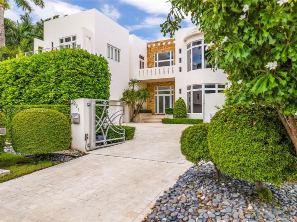 271 N Hibiscus Dr, Miami Beach FL 33139