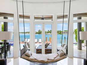 271 N Hibiscus Dr, Miami Beach FL 33139