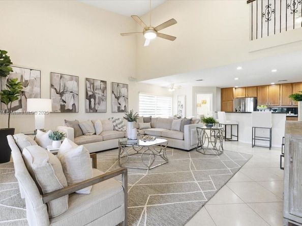 13931 NW 19th St, Pembroke Pines FL 33028