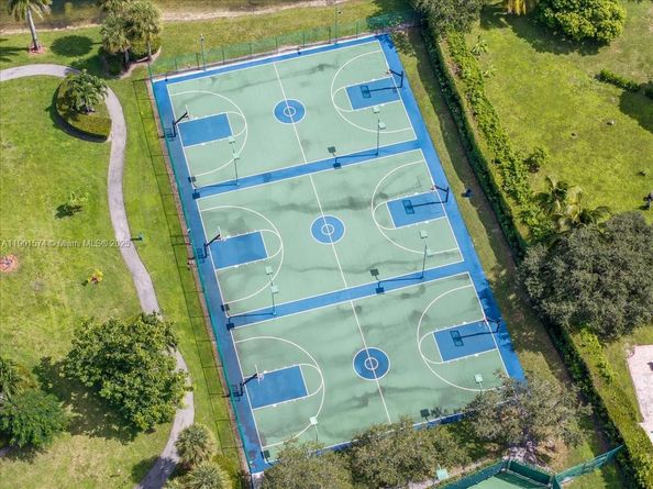 13931 NW 19th St, Pembroke Pines FL 33028