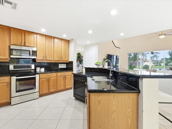 13931 NW 19th St, Pembroke Pines FL 33028