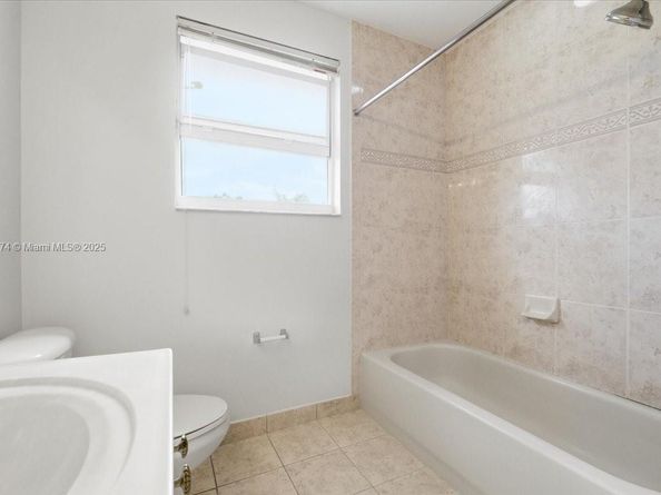 13931 NW 19th St, Pembroke Pines FL 33028