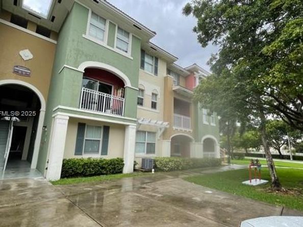 11201 NW 83rd St 205, Doral FL 33178