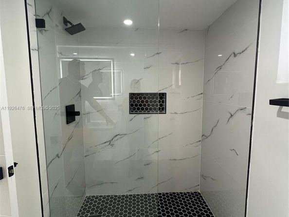 20610 NE 7th Ct, Miami FL 33179