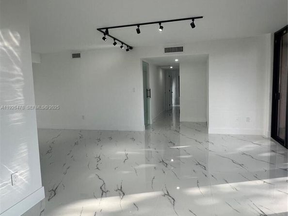 20610 NE 7th Ct, Miami FL 33179