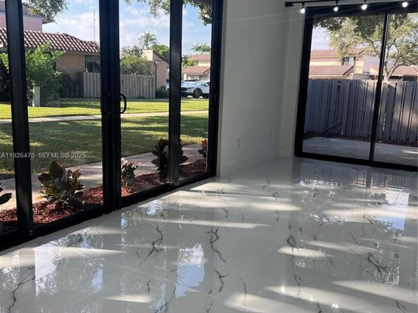 20610 NE 7th Ct, Miami FL 33179