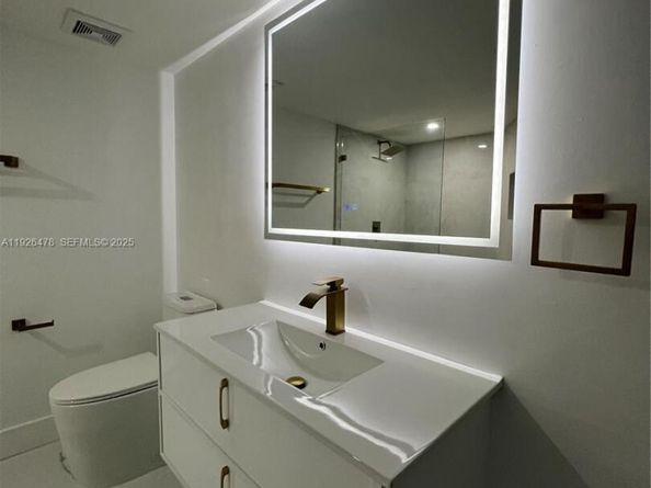 20610 NE 7th Ct, Miami FL 33179