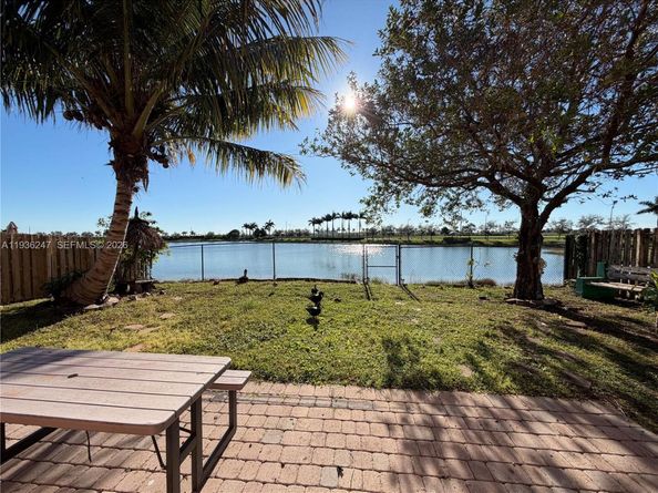 685 SE 37th Pl, Homestead FL 33033