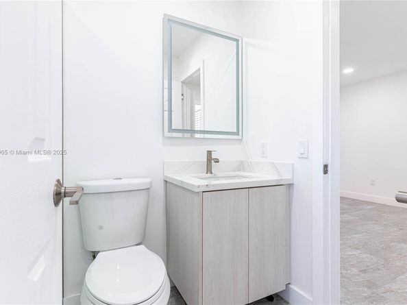 13900 SW 65th Ter 9, Miami FL 33183