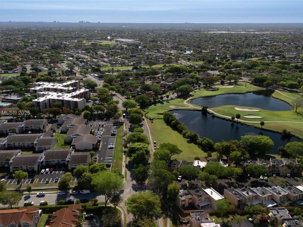 13900 SW 65th Ter 9, Miami FL 33183