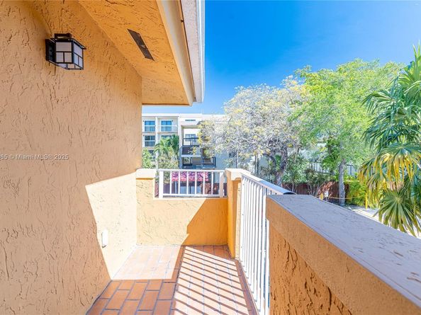 13900 SW 65th Ter 9, Miami FL 33183