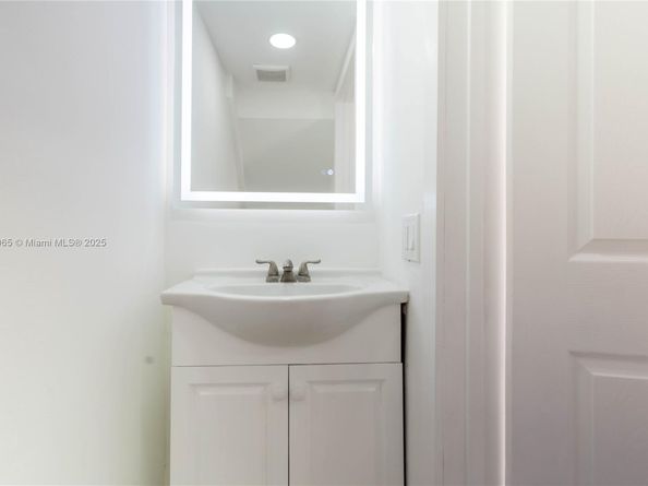 13900 SW 65th Ter 9, Miami FL 33183