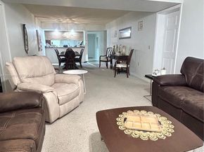 1701 Whitehall Dr 403, Davie FL 33324