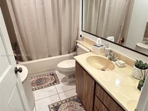 1701 Whitehall Dr 403, Davie FL 33324