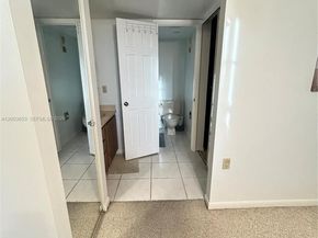 1701 Whitehall Dr 403, Davie FL 33324