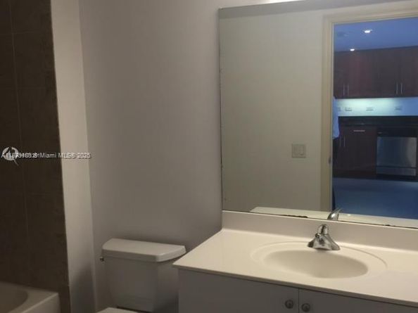 111 E Flagler St 1003, Miami FL 33131