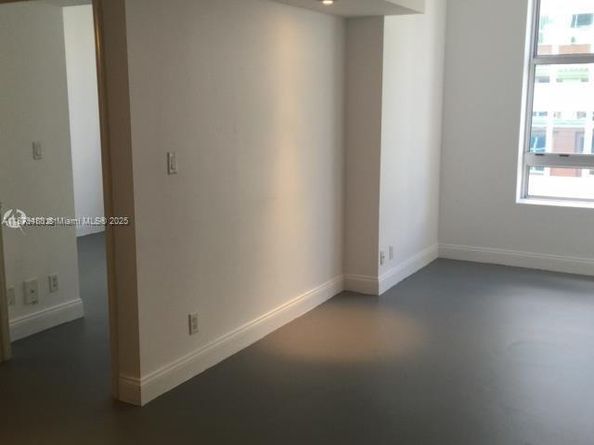 111 E Flagler St 1003, Miami FL 33131