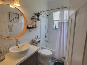 405 NE 25th Ter, Homestead FL 33033