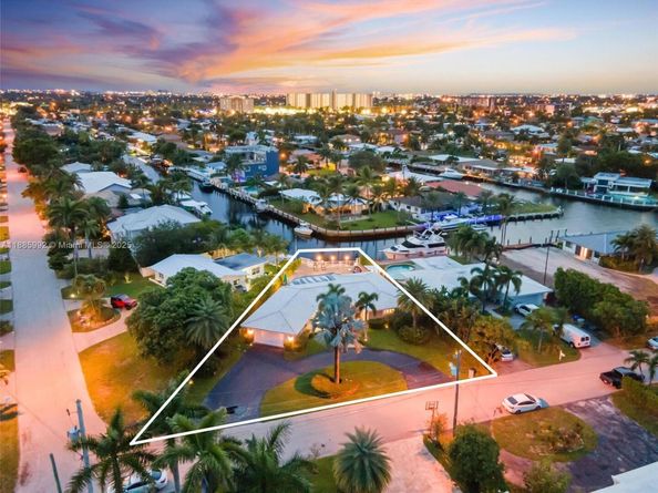 2719 SE 11th St, Pompano Beach FL 33062