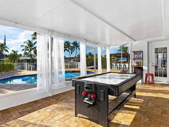 2719 SE 11th St, Pompano Beach FL 33062