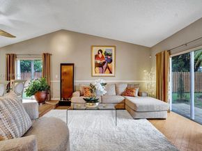9530 NW 16th St, Plantation FL 33322