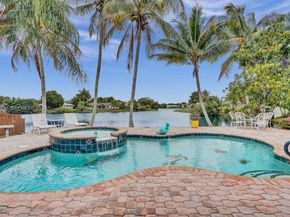 9530 NW 16th St, Plantation FL 33322