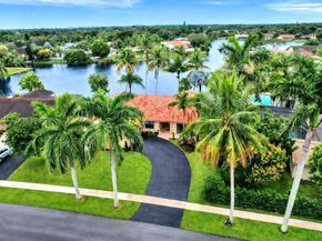 9530 NW 16th St, Plantation FL 33322