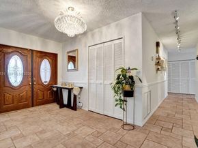 9530 NW 16th St, Plantation FL 33322