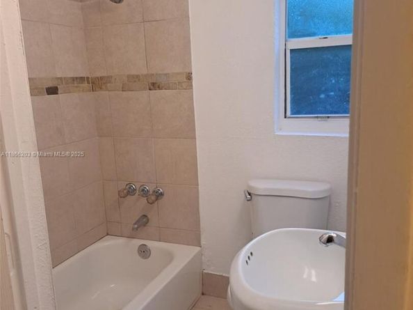 1411 NW 55th Ter, Miami FL 33142