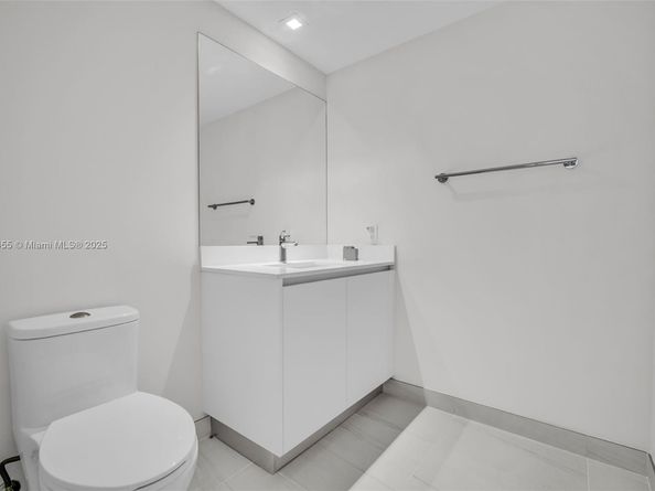 1116 N Ocean Blvd 1106, Pompano Beach FL 33062