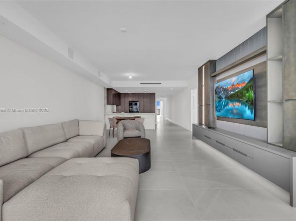 1116 N Ocean Blvd 1106, Pompano Beach FL 33062